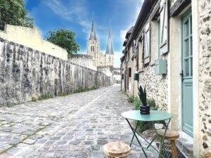 Logement à louer à Dourdan - La Tourelle des Rois - Eglise