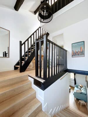 Logement à louer à Dourdan - La Tourelle des Rois - Entrée (escaliers)