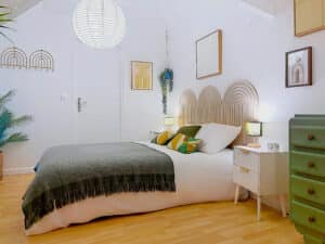 Location courte durée à Dourdan - La Courette des Rois - Chambre